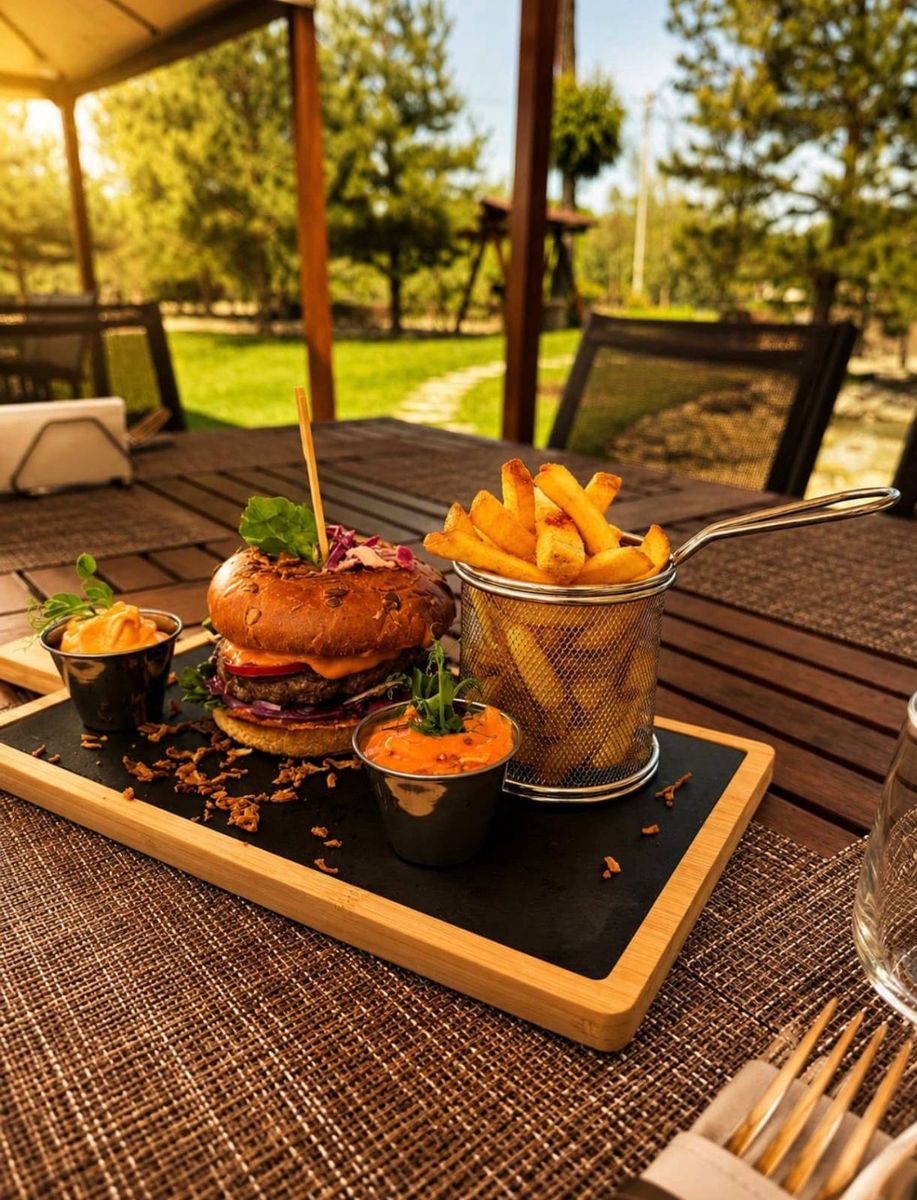 Burger de Vită Angus - Meniu 